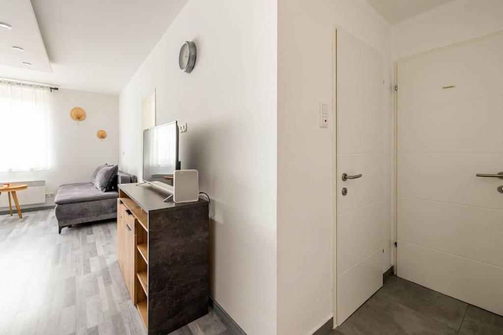 Cozy Renovated Apartment Close To Schoenbrunn Palace Виена Екстериор снимка