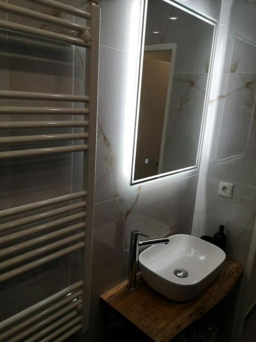 Cozy Renovated Apartment Close To Schoenbrunn Palace Виена Екстериор снимка
