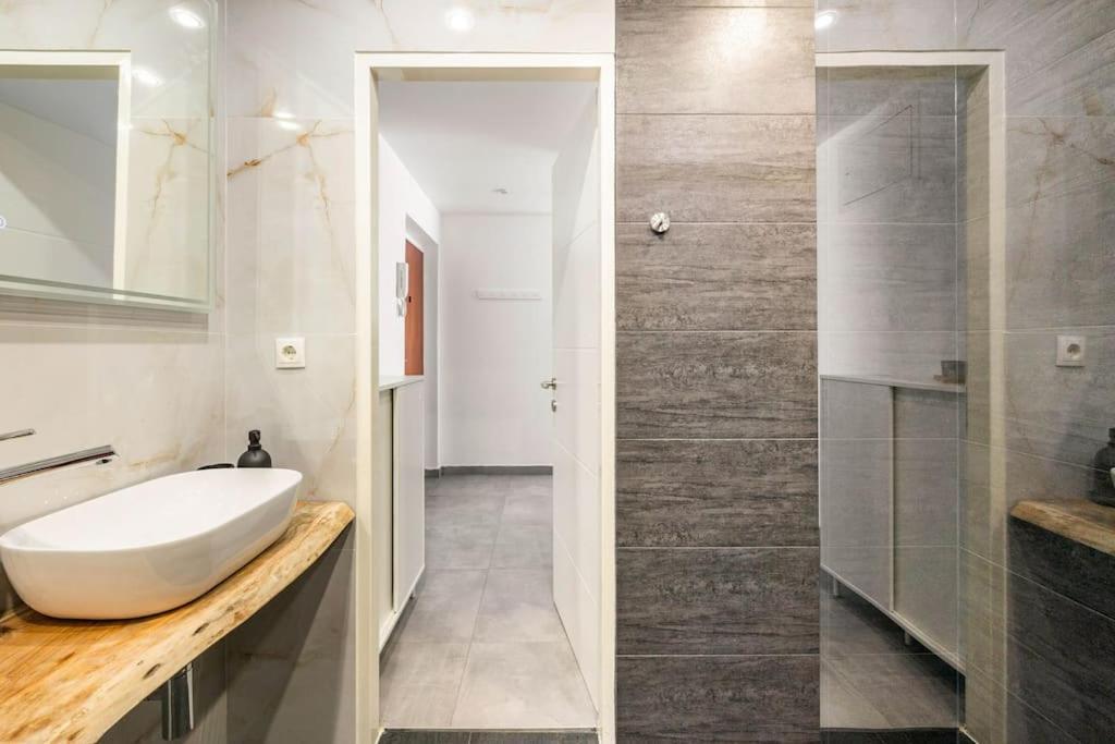 Cozy Renovated Apartment Close To Schoenbrunn Palace Виена Екстериор снимка