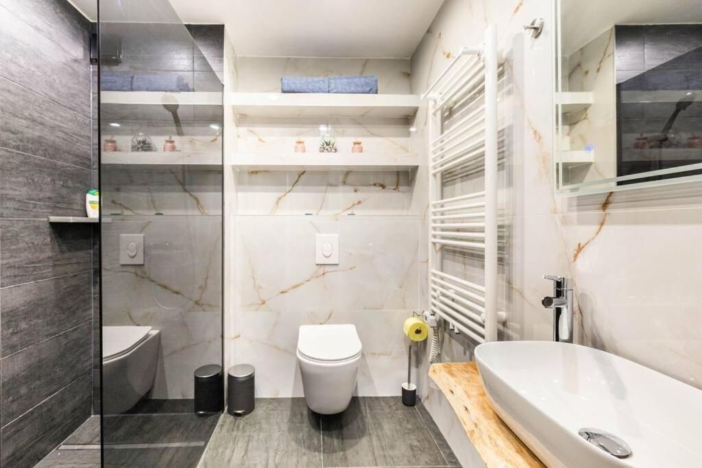 Cozy Renovated Apartment Close To Schoenbrunn Palace Виена Екстериор снимка